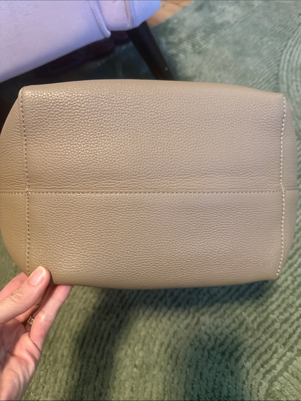 Large leather Bucket Bag - Picture 8 of 12